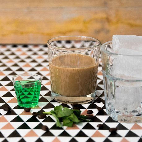Pfeffi Rezept Pfefficino Zutaten Das Bild zeigt alle zutaten, die für die Zubereitung des Pfefficinos vonnöten sind