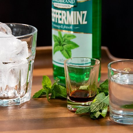 Pfeffi Rezept Knallfrosch Zutaten Auf dem Bild sieht man alle Zutaten, die man für die Zubereitung des Knallfrosches braucht.