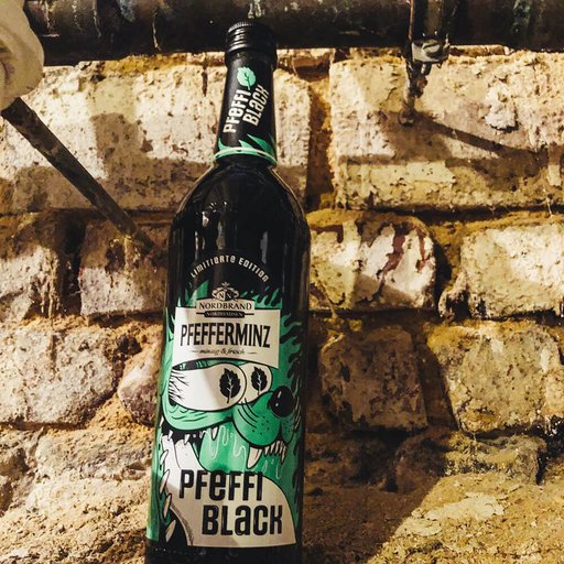 Pfeffi Black – die dunkle Seite von Pfeffi mit dem minzig frischen Geschmack. #pfeffiblack