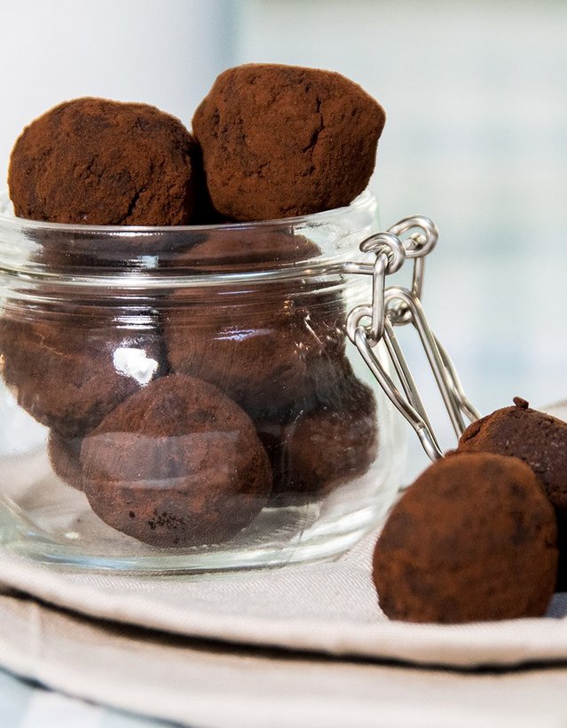 Pfeffi Rezept Liebeskugeln Das Bild zeigt einige runde Schokopralinen