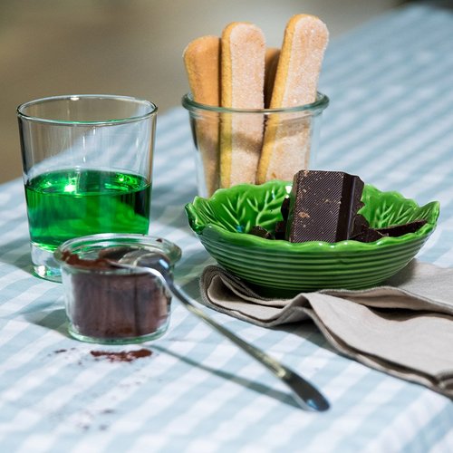 Pfeffi Rezept Liebeskugeln Zutaten Das Bild zeigt Löffelbiskuits, Schokolade, Schokopulver und Pfeffi